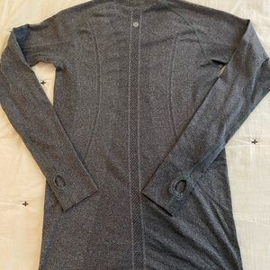 LULULEMON SIZE 8 Grey Swift long sleeve